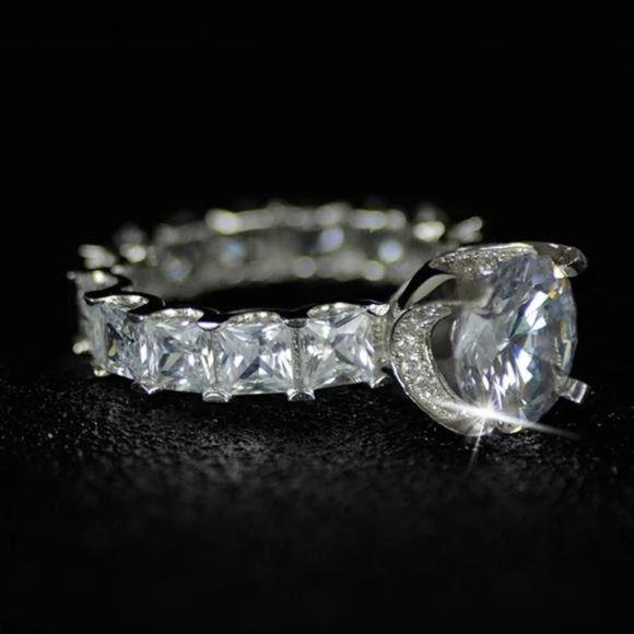 NEW 925 STERLING SILVER DIAMOND ENGAGEMENT RING, CUTE RING, SHINY RING. - Picture 6 of 6